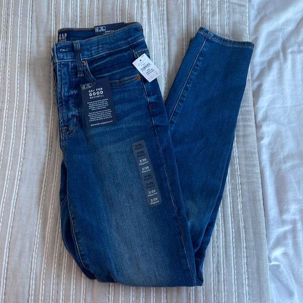 NWT gap denim size 2/26 regular